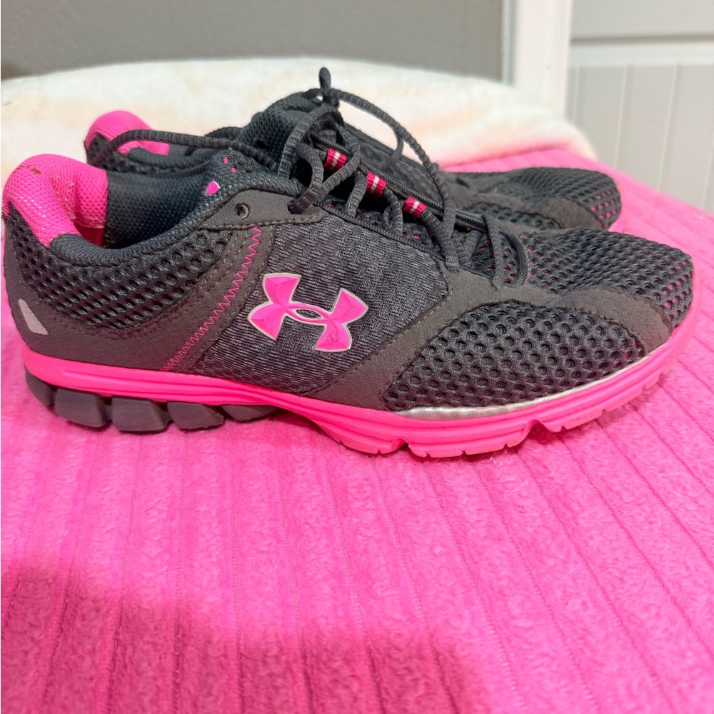 Under Armour Women's Black and Pink Athletic Shoes